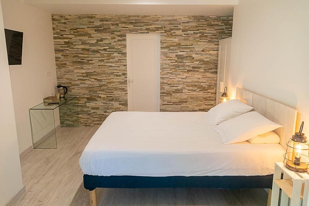 Au Detour Des Vignes Bed & Breakfast Ordonnac Екстериор снимка