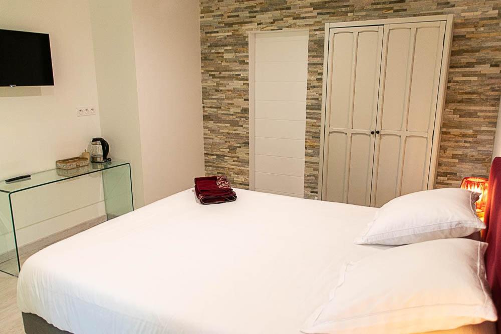 Au Detour Des Vignes Bed & Breakfast Ordonnac Екстериор снимка